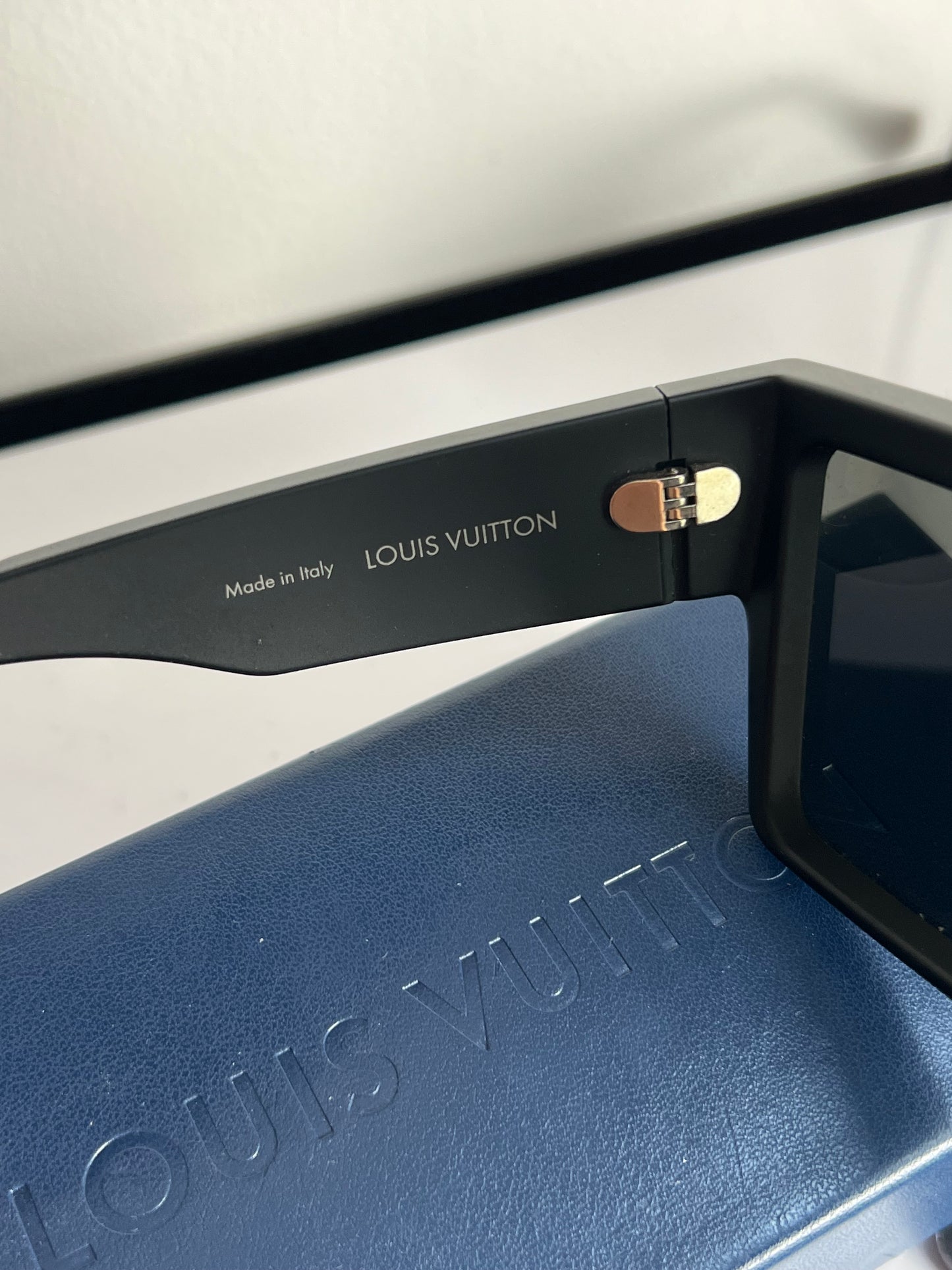 Louis Vuitton Waimea L Sunglasses- Black
